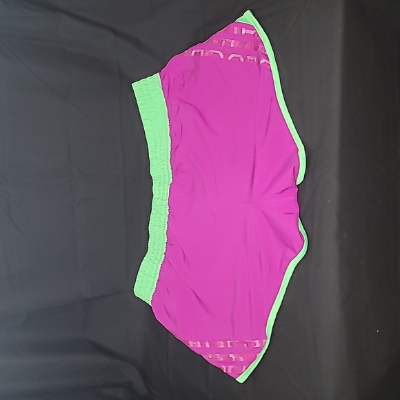 Lightweight Adidas Running Shorts Size Med - Picture 2 of 7